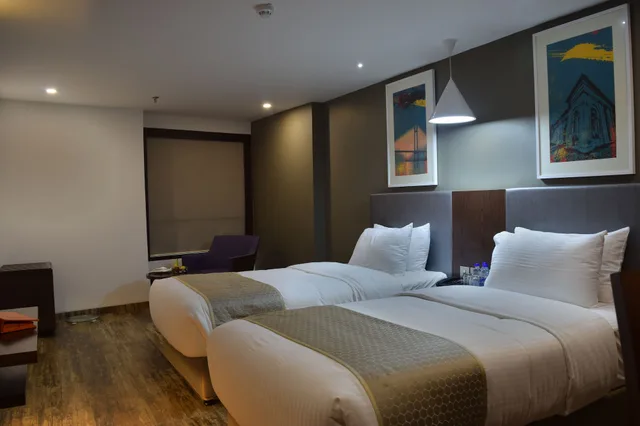غرفة بريميير بسريرين منفصلين، Howard Johnson by Wyndham Kolkata 2/5