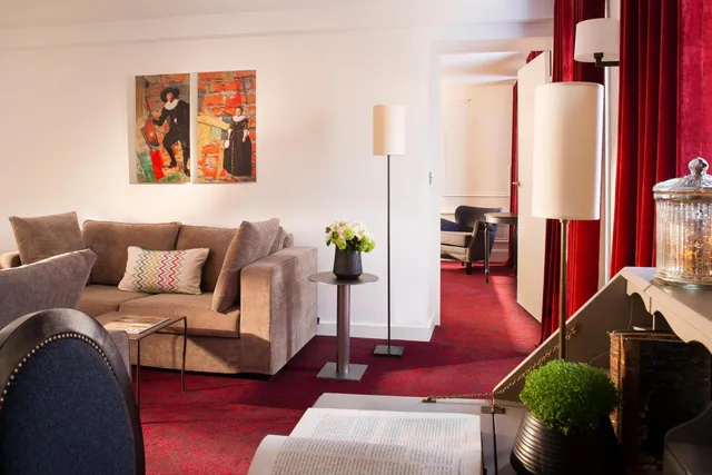 جناح بسرير كوين مع أريكة، Hotel Moliere 4/4