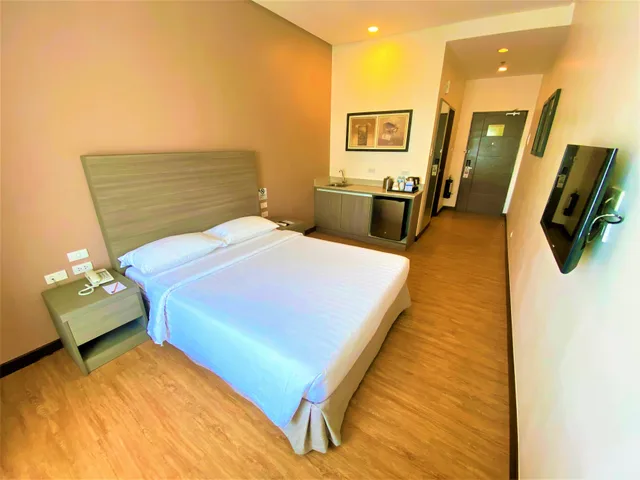 غرفة تنفيذية، One Pacific Place Serviced Residences 1/2
