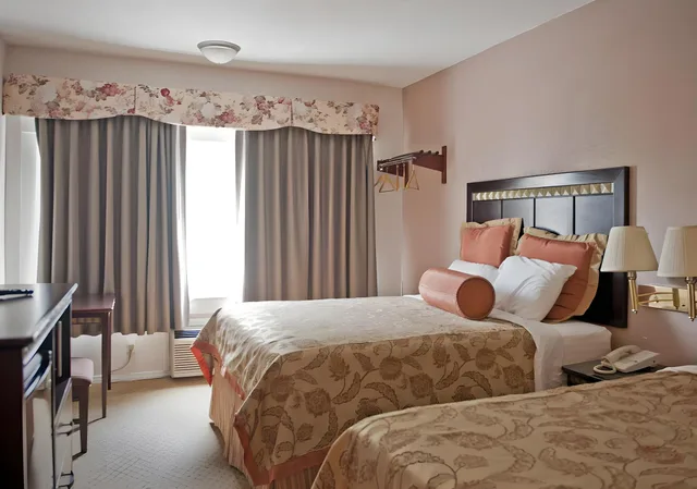غرفة بسرير كوين، Harborview Inn Suites San Diego Harbor 1/1