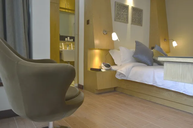 غرفة قياسية بسرير مزدوج أو سريرين منفصلين بإطلالة على المدينة، La Maison Royale 2/7