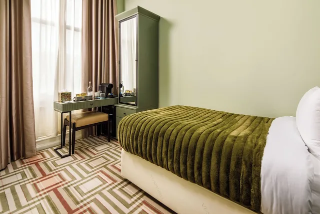 Cozy, Single, Single Bed, Ellen Kensington Hotel 1/4