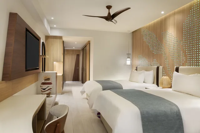 Swim Up, Club, Junior Suite, 2 Queen Beds, Sofa، Hyatt Ziva Cap Cana 1/2
