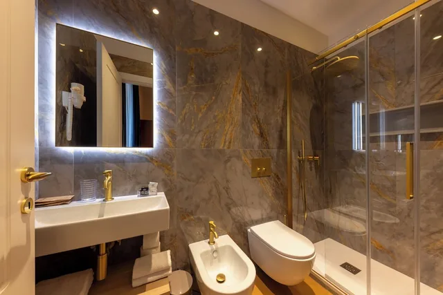 Room, Triple, 1 Queen and 1 Single Bed, Stair Access Only, Hotel Maxim 2/4