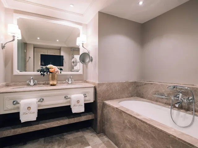جناح سيغنتشر بسرير كينج، Hotel Sacher Salzburg 1/1