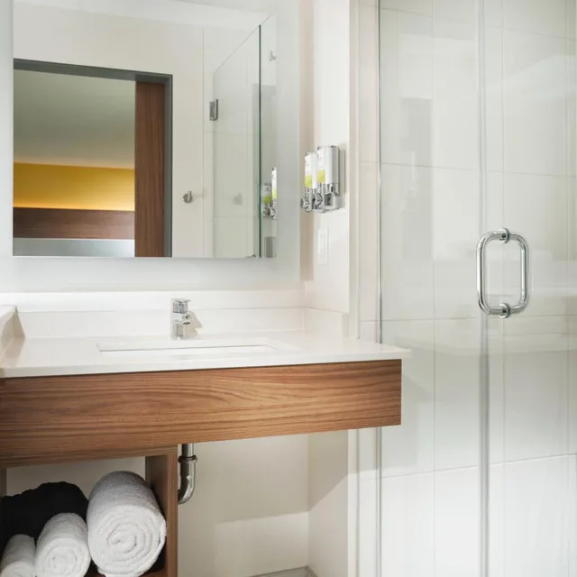 Z, King Bed, Queen Bed, Accessible، Hotel Z - Gaslamp San Diego 2/3