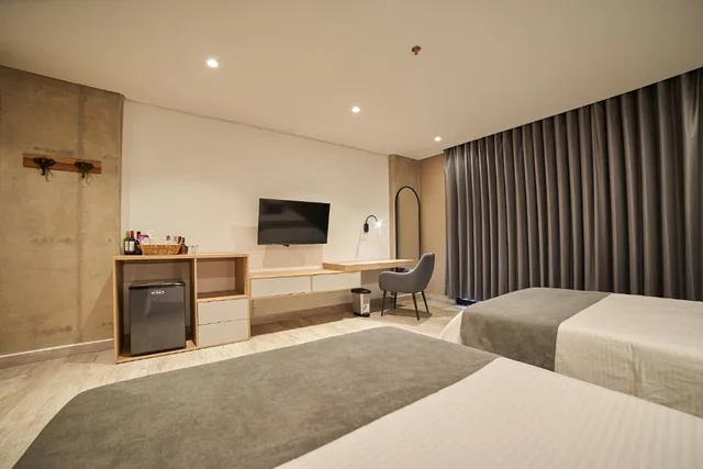 جناح جونيور بسريرين منفصلين، Eutopiq Hotel 4/7