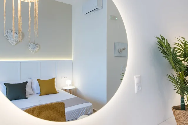 Superior, Studio, Triple, 1 Double and 1 Single Bed, Mirage Studios 1/10
