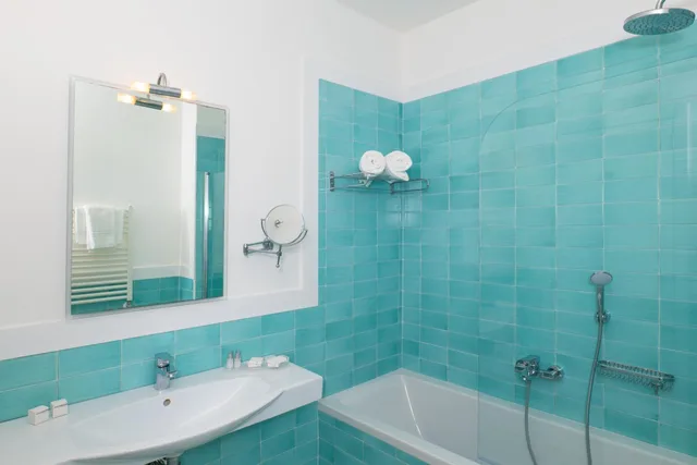 Superior, Double or Twin Bed, Sea View, Grand Hotel Vesuvio Sorrento 4/4