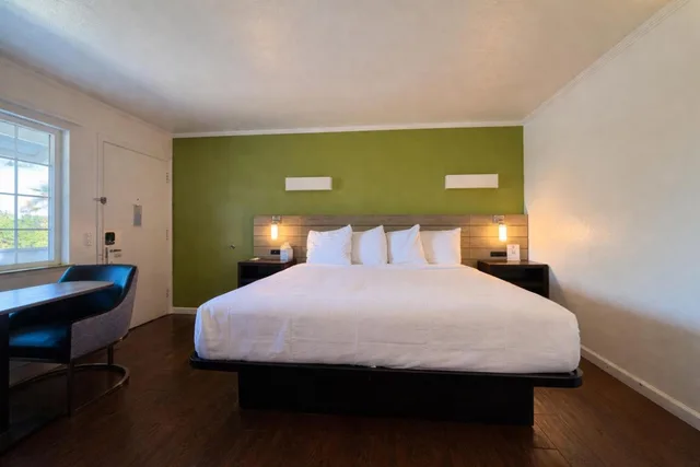 غرفة بسرير كينج، Motel 6 Monterey Downtown 4/10