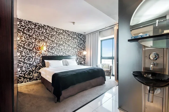 2 Bedrooms, Penthouse, Apartment, 2 King Beds, Colosseum Hotel 5/10