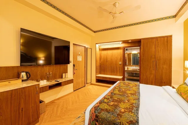 غرفة بريميوم بإطلالة على النهر بشرفة، Ganga Kinare A Riverside Boutique Hotel 4/10
