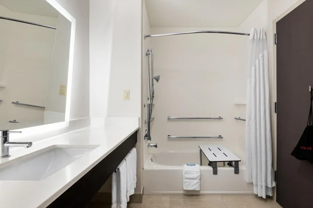 جناح بسريرين كوين مع أريكة لذوي الإعاقة، Holiday Inn Express And Suites Lakeland South 8/9