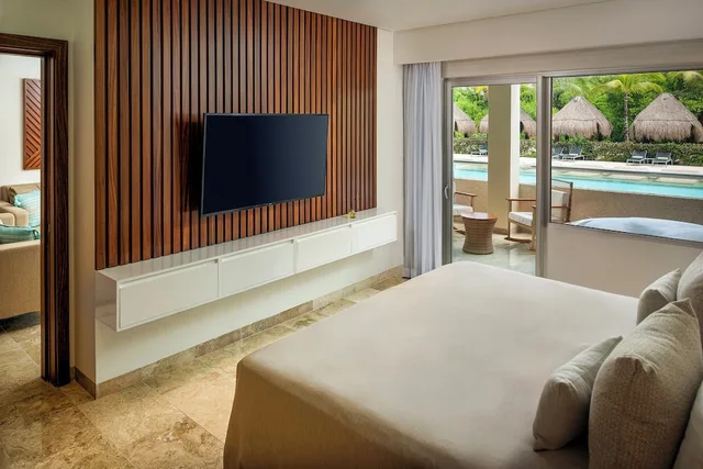 2 Bedrooms, Reserve, Swim Up, Master, 2 King Beds, Paradisus La Perla - Adults Only - Riviera Maya 1/2