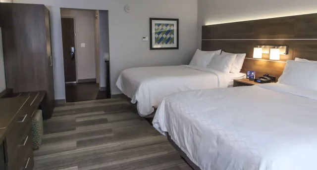 غرفة قياسية بسرير كوين، Holiday Inn Express Suites Nashville North Springfield 4/5