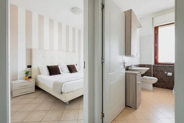 شقة ديلوكس بسرير كوين بشرفة بغرفة نوم واحدة مع أريكة، HQ Aparthotel Milano Inn - Smart Suites 2/8