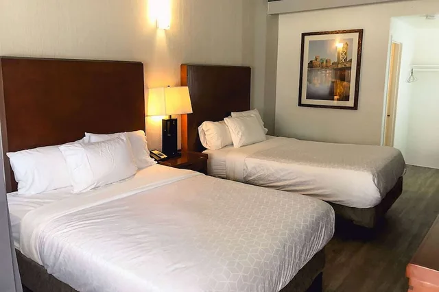 غرفة بسريرين كوين لذوي الإعاقة، Super 8 by Wyndham San Jose Airport 1/4