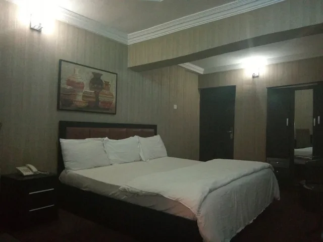 بنتهاوس بسرير كينج، Jat Suites 1/2