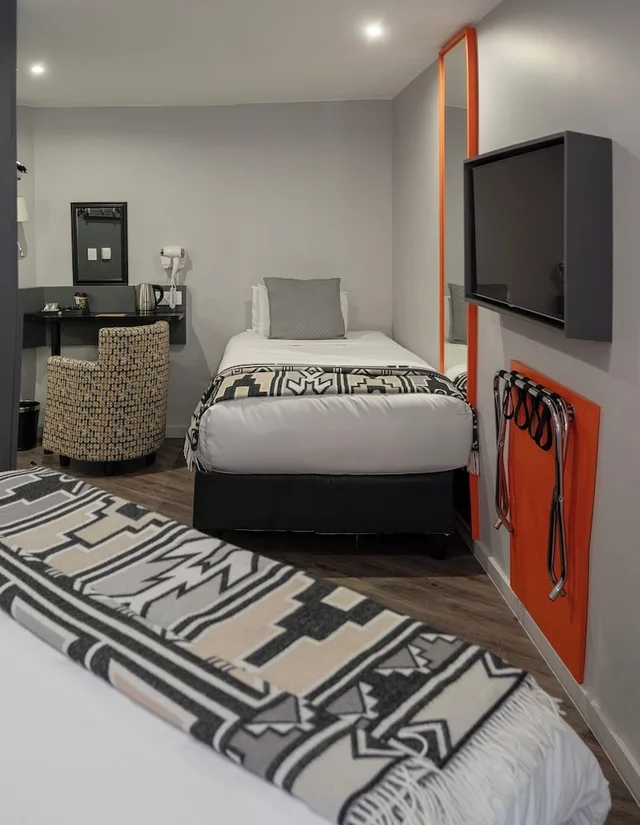 Standard, Twin Beds, Onomo Johannesburg Sandton Hotel 3/8