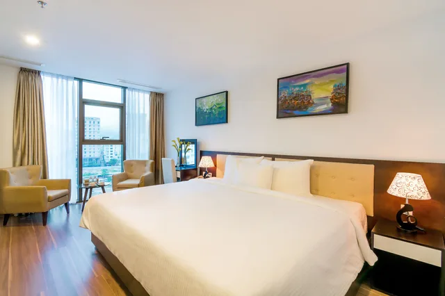 غرفة ديلوكس بسرير كينج بإطلالة على البحر، Dana Marina Hotel 2/5