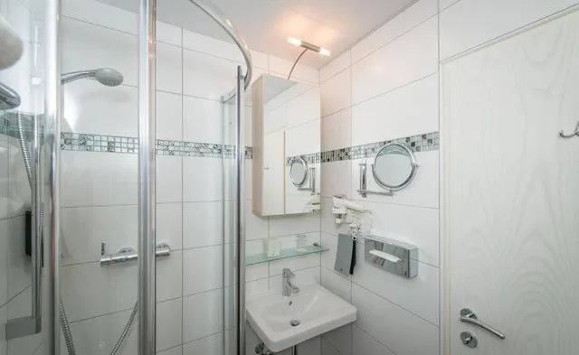 غرفة قياسية مفردة، Hotel Boltzmann 2/3