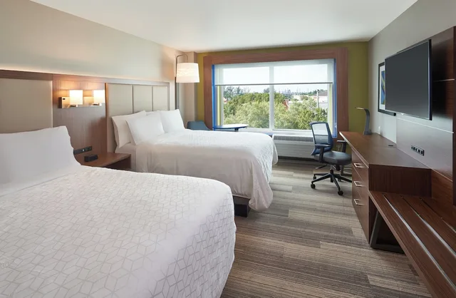 غرفة قياسية بسريرين كوين لذوي الإعاقة، Holiday Inn Express Doral Miami 1/4