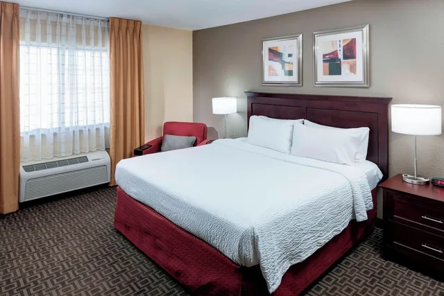 استوديو بسرير كينج مع أريكة، Towneplace Suites Texarkana 1/8