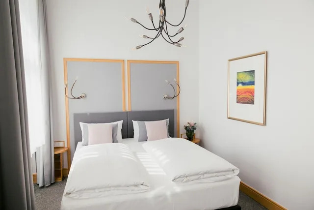 غرفة قياسية بسرير كوين، DOM HOTEL LIMBURG 2/10