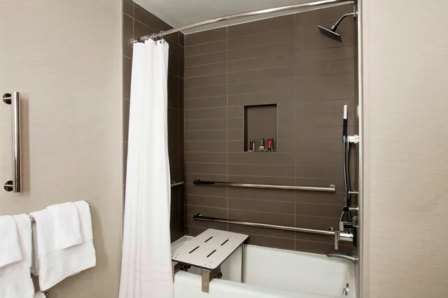 غرفة بسرير كينج، Fort Lauderdale Marriott Coral Springs Hotel & Convention Center 1/2