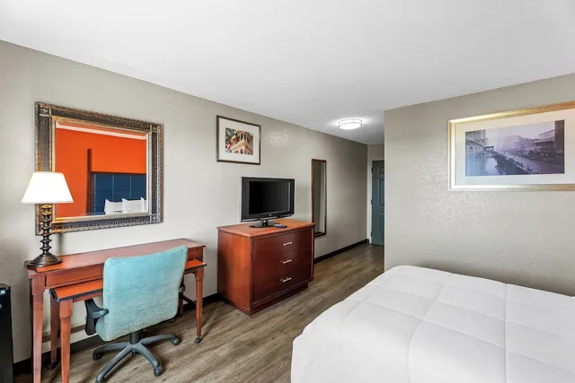 غرفة قياسية بسرير كينج للمدخنين، Americas Best Value Inn Temple Killeen 3/9
