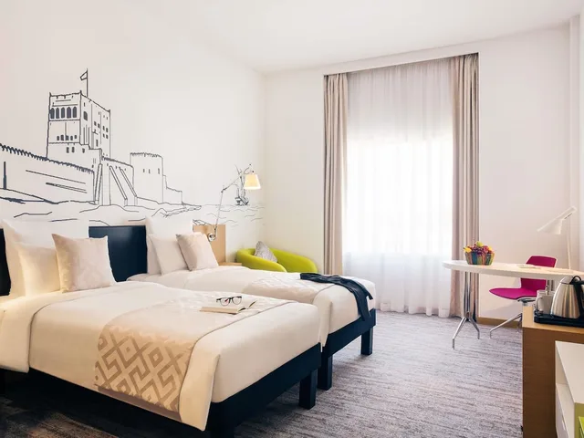 غرفة سوبيريور بسريرين منفصلين، Mercure Sohar 2/6