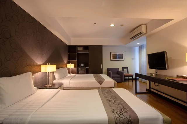 Superior, 1 Queen and 1 Single Bed, Lily Hotel Bangkok 1/6