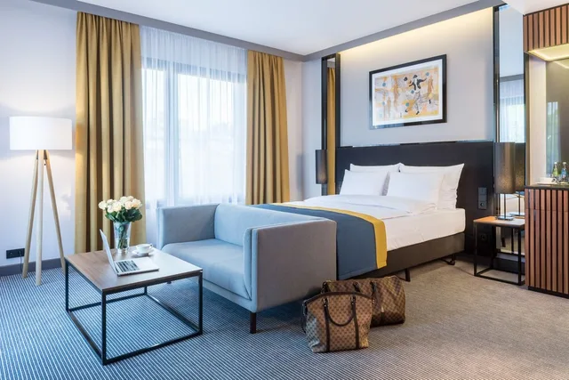 غرفة قياسية بسرير مزدوج، Grand Ascot Hotel 2/3