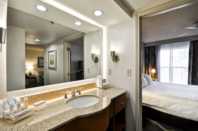 جناح بسرير كينج مع أريكة لذوي الإعاقة، Homewood Suites By Hilton Phoenix-Biltmore 6/6