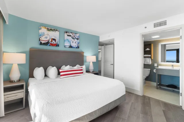 Mariner, 2 Bedrooms, Condo, Deluxe, Ocean Front، Compass Cove Resort 6/8