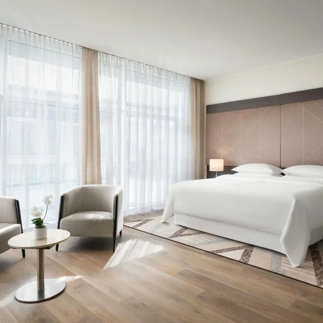 جناح جونيور، Sheraton Milan Malpensa Airport Hotel & Conference Centre 1/5