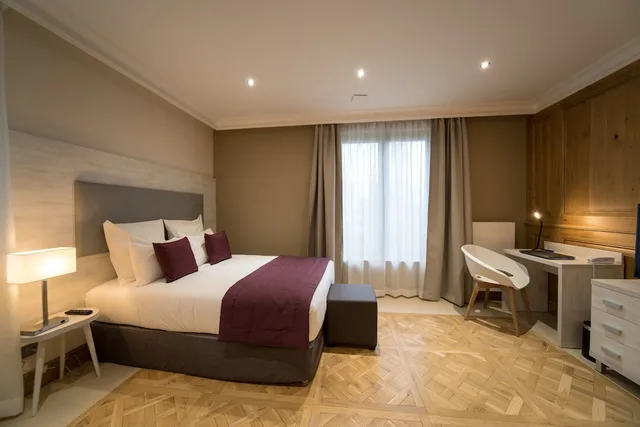 غرفة كومفورت بسرير كوين، Les Jardins de Saint-Cloud 2/3