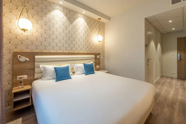 غرفة مريحة بسرير كوين، Hotel Ker Lann Aeroport 1/8