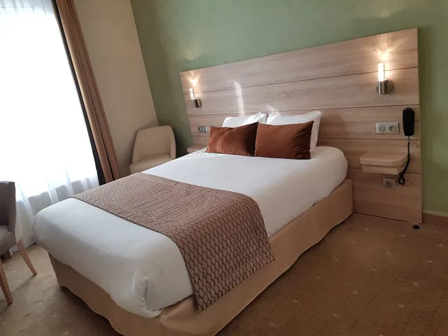 غرفة قياسية بسرير كوين، Hotel Champerret Elysees 4/8