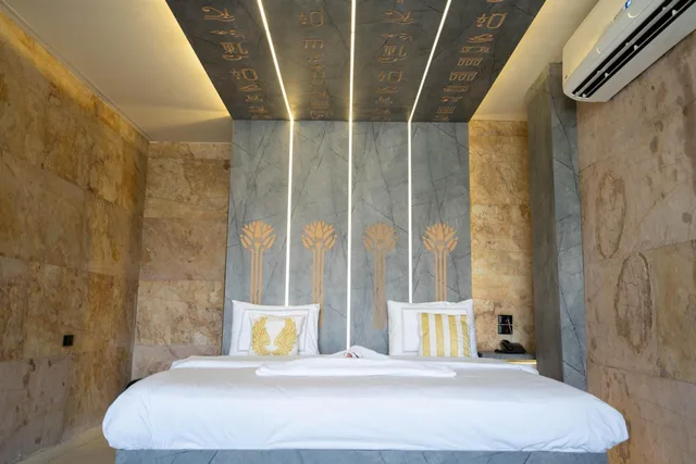 جناح جونيور بسرير كوين، Great Pyramid Inn 5/10