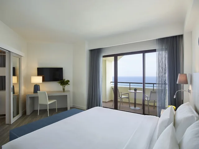 جناح جونيور بسرير كينج بإطلالة على البحر، Amus Hotel and Spa 2/3