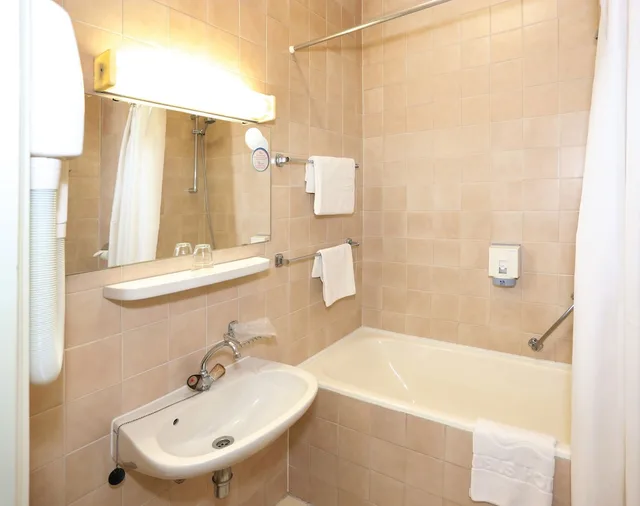 غرفة قياسية بسرير مزدوج أو سريرين منفصلين، Danubius Hotel Raba 8/10