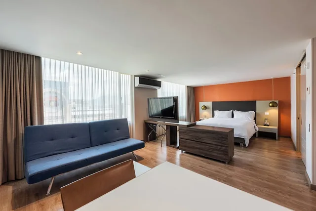 جناح بسرير كوين، HOLIDAY INN EXPRESS MEDELLIN 5/10