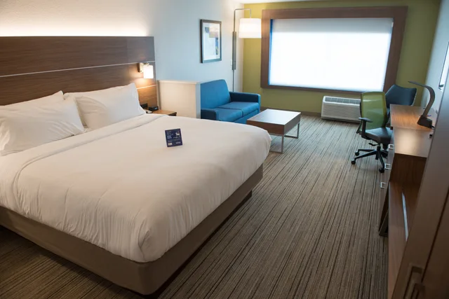 جناح لذوي الإعاقة، Holiday Inn Express And Suites Warsaw E Center 1/5