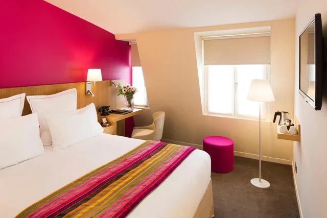Luxury, Double Bed, Bathtub, Hotel Cordelia 2/4