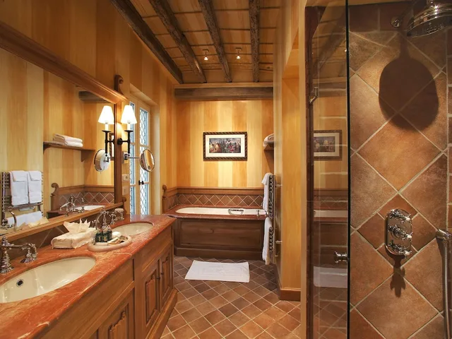 جناح جونيور بسرير كينج مع أريكة، Hotel de la Cité Carcassonne - MGallery Collection 3/4