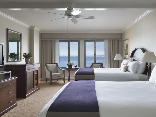 غرفة بسريرين كوين بإطلالة على المرفأ، Monterey Plaza Hotel & Spa 4/6