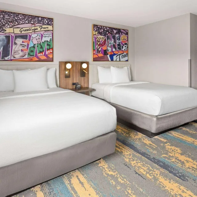 غرفة بسرير مزدوج، La Quinta Inn & Suites by Wyndham Memphis I-240 1/10