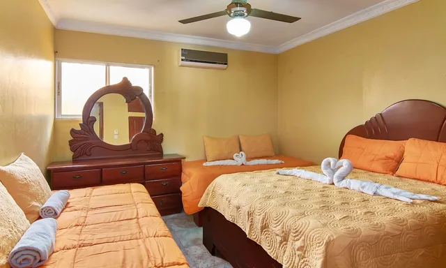 شقة عائلية بسرير كوين وسريرين فرديين بغرفتي نوم، Tropical Island Aparthotel 1/2