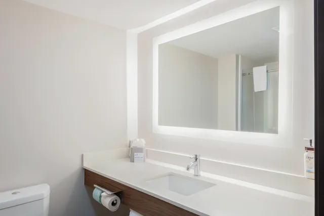 جناح بسرير كينج، Holiday Inn Express Suites Roanoke Rapids Se 4/7